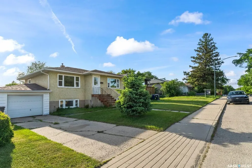 325 V Avenue S Saskatoon SK S7M 3E4