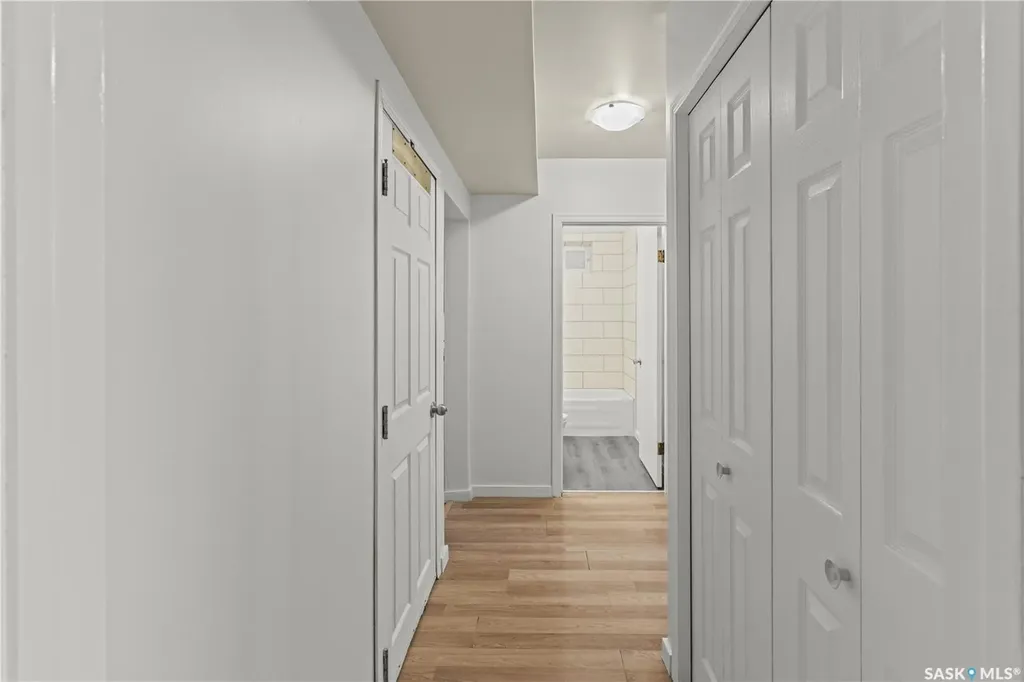 325 V Avenue S Saskatoon SK S7M 3E4