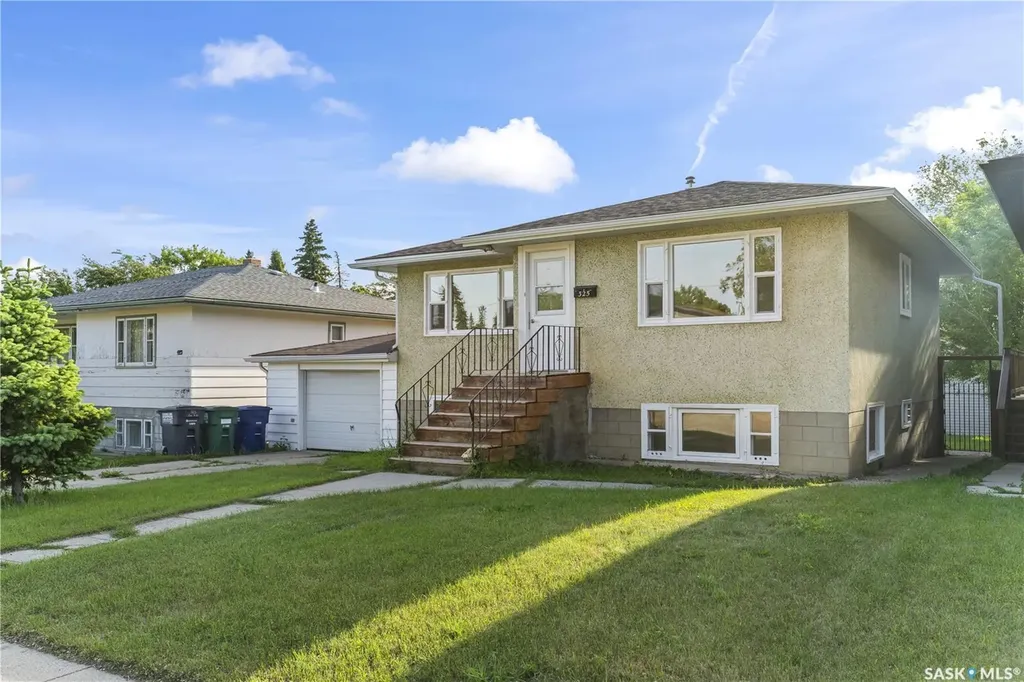 325 V Avenue S Saskatoon SK S7M 3E4