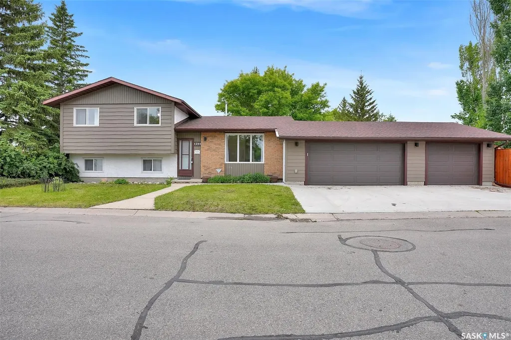 1244 Runciman Crescent N Regina SK S4X 3A8