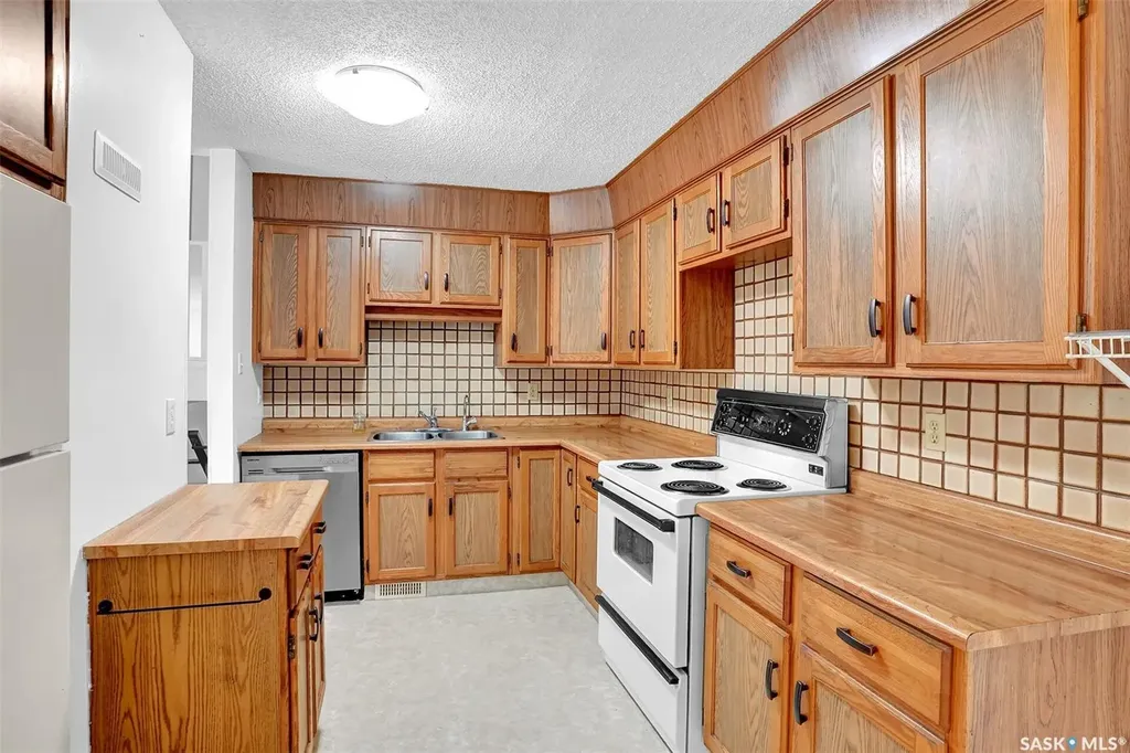 1244 Runciman Crescent N Regina SK S4X 3A8