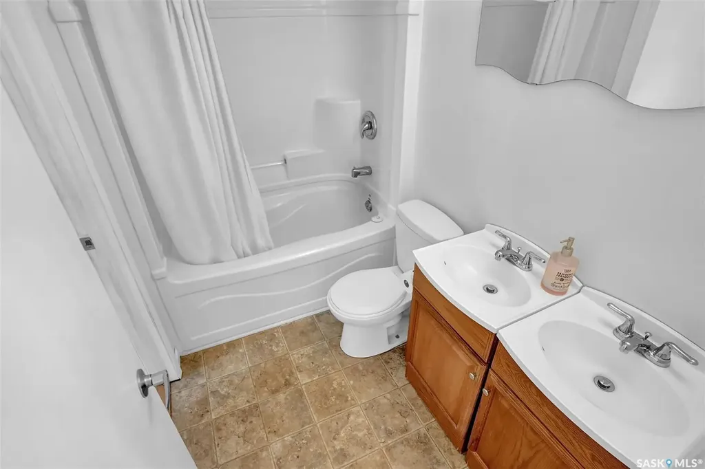 1244 Runciman Crescent N Regina SK S4X 3A8