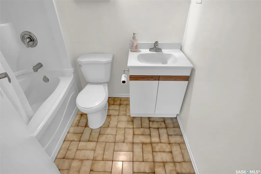 1244 Runciman Crescent N Regina SK S4X 3A8