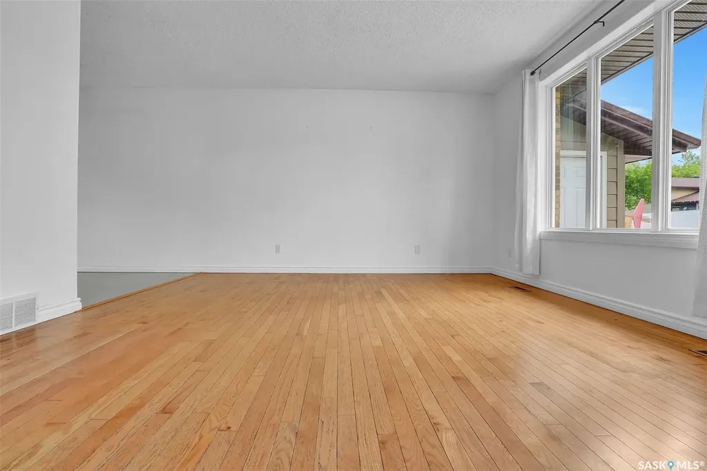 1244 Runciman Crescent N Regina SK S4X 3A8