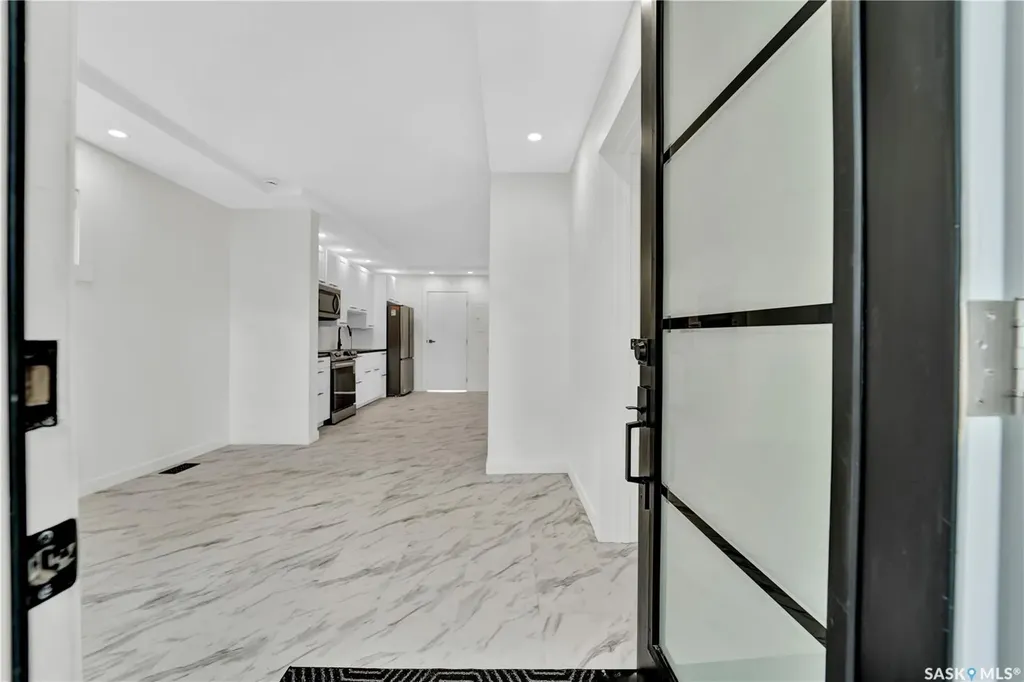 117 U Avenue S Saskatoon SK S7M 3B9