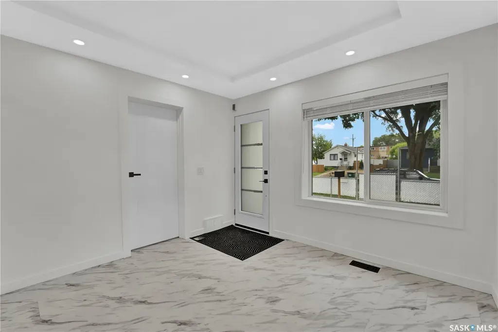 117 U Avenue S Saskatoon SK S7M 3B9
