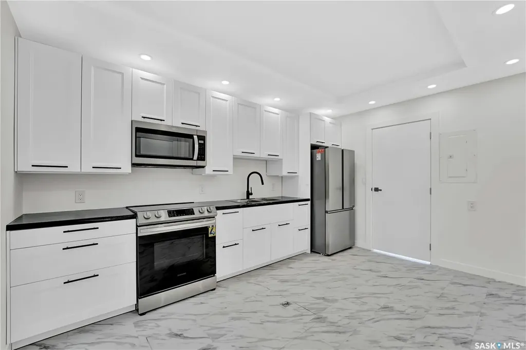 117 U Avenue S Saskatoon SK S7M 3B9