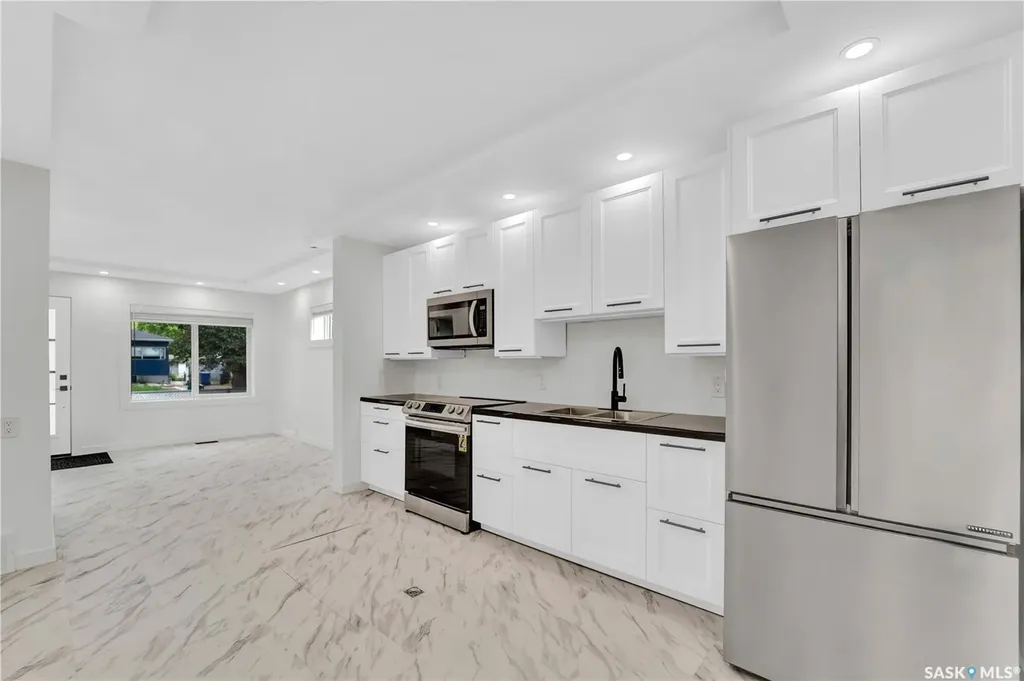 117 U Avenue S Saskatoon SK S7M 3B9