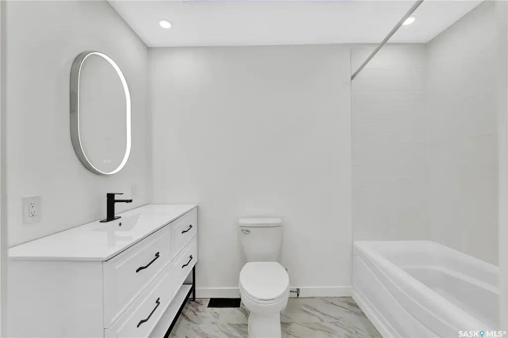 117 U Avenue S Saskatoon SK S7M 3B9