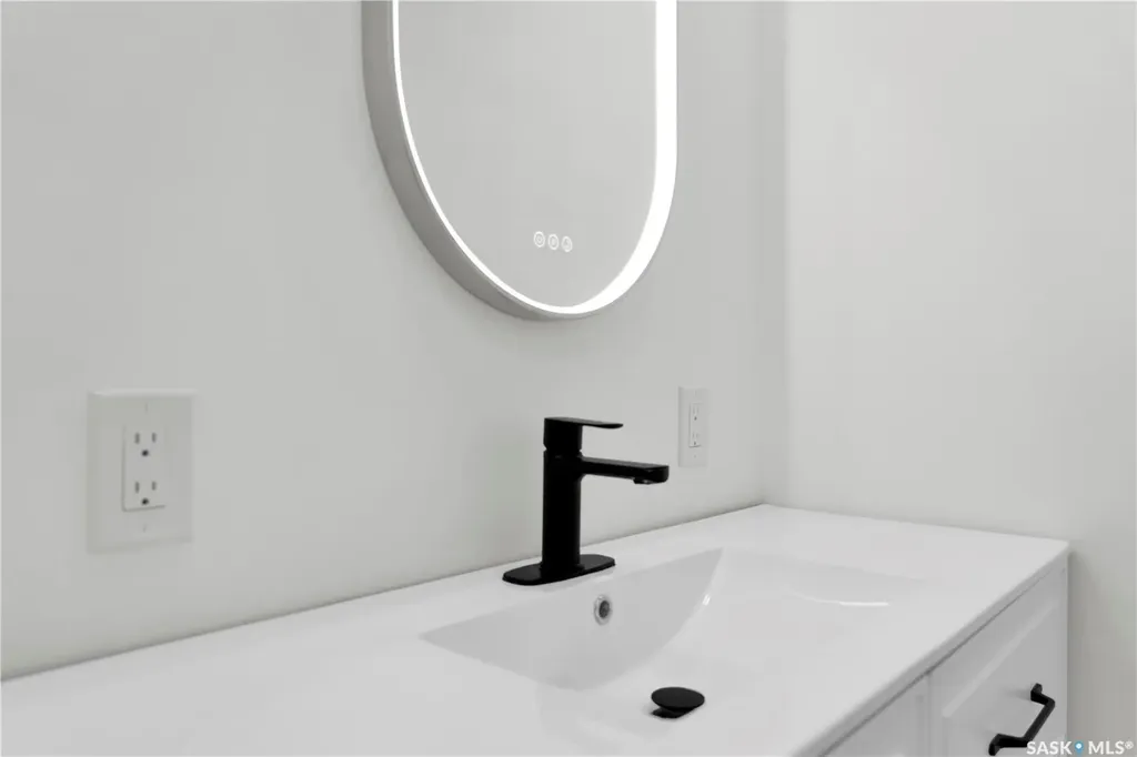 117 U Avenue S Saskatoon SK S7M 3B9