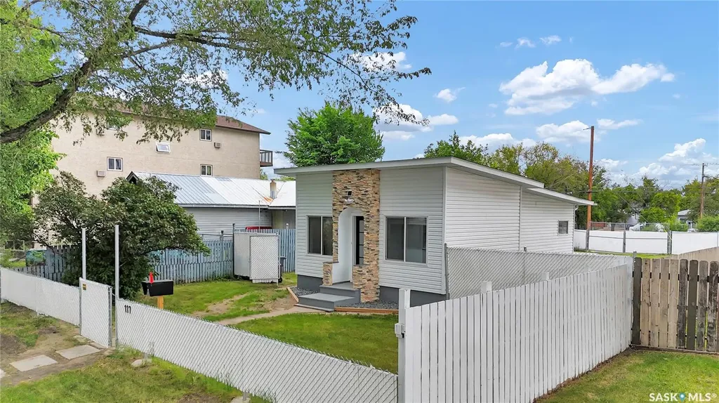 117 U Avenue S Saskatoon SK S7M 3B9