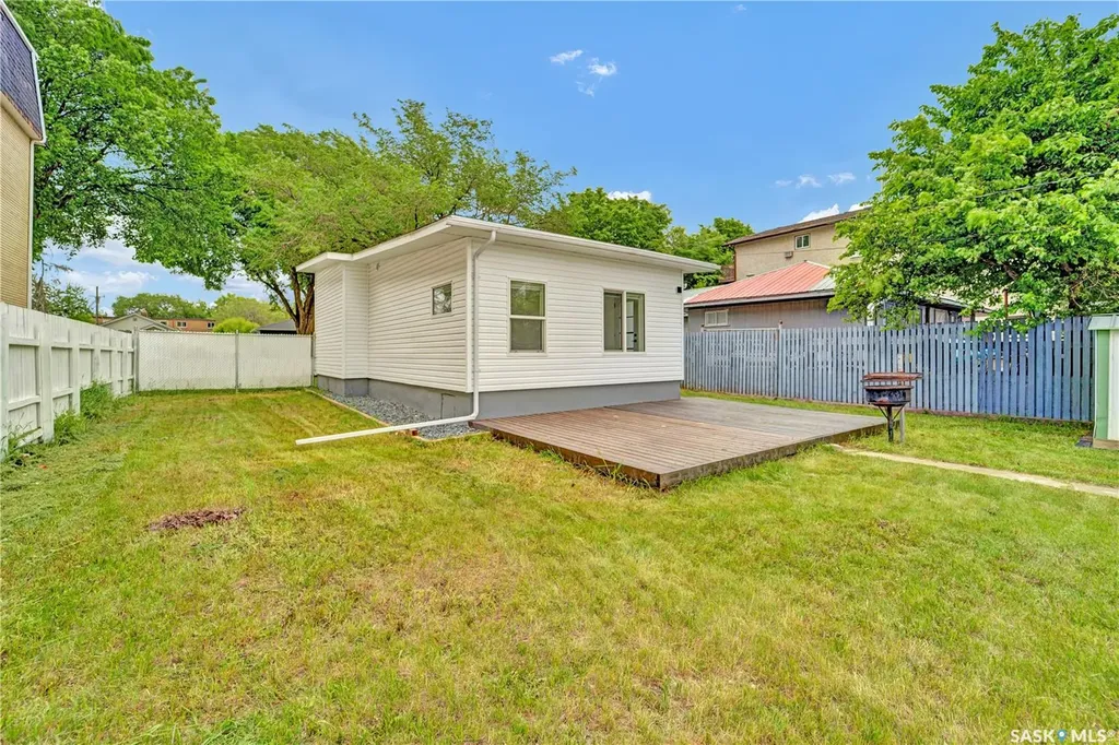117 U Avenue S Saskatoon SK S7M 3B9