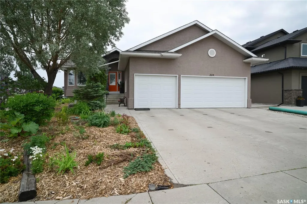 319 Stefaniuk Crescent Saskatoon SK S7H 0H6