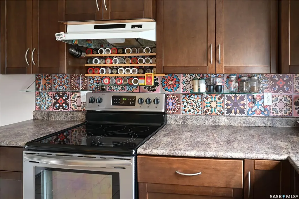 319 Stefaniuk Crescent Saskatoon SK S7H 0H6