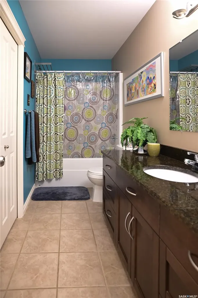 319 Stefaniuk Crescent Saskatoon SK S7H 0H6