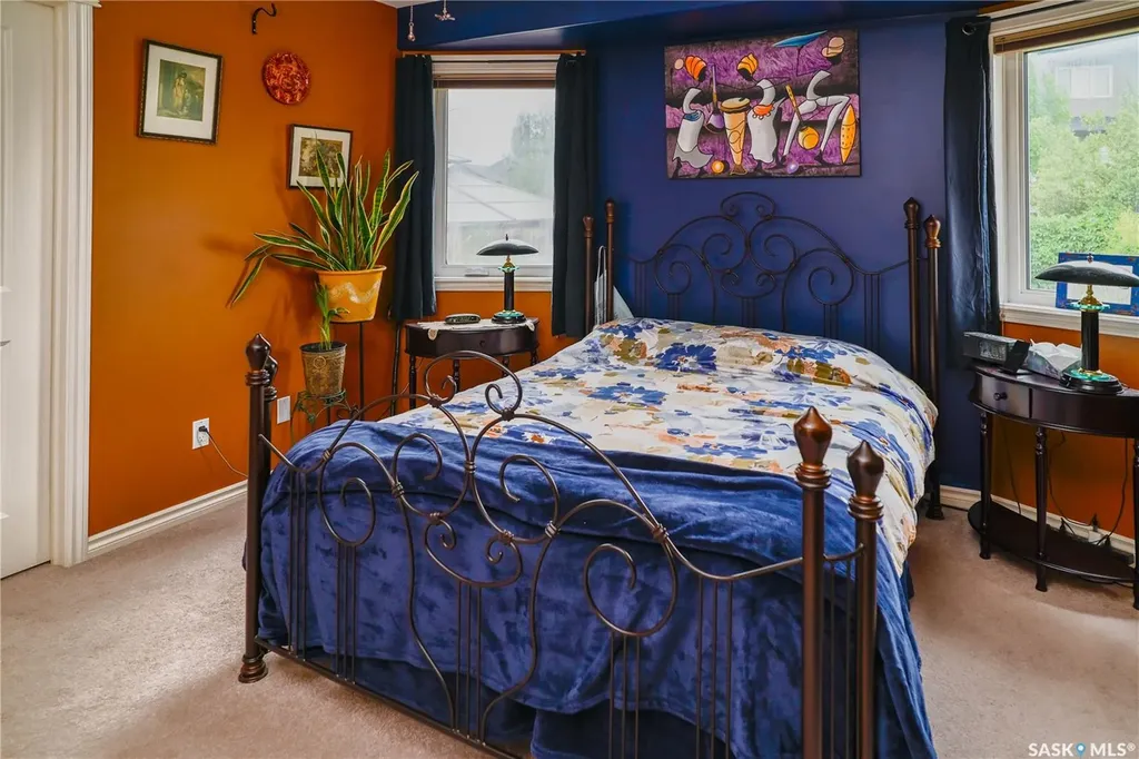 319 Stefaniuk Crescent Saskatoon SK S7H 0H6