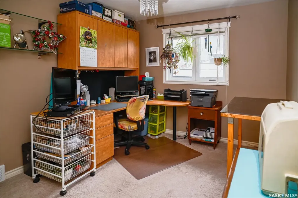 319 Stefaniuk Crescent Saskatoon SK S7H 0H6