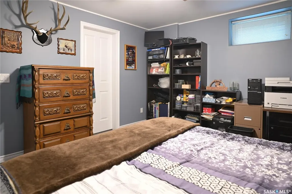319 Stefaniuk Crescent Saskatoon SK S7H 0H6