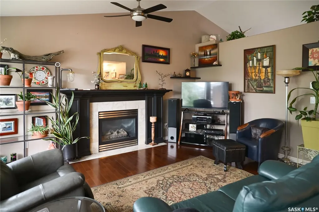 319 Stefaniuk Crescent Saskatoon SK S7H 0H6