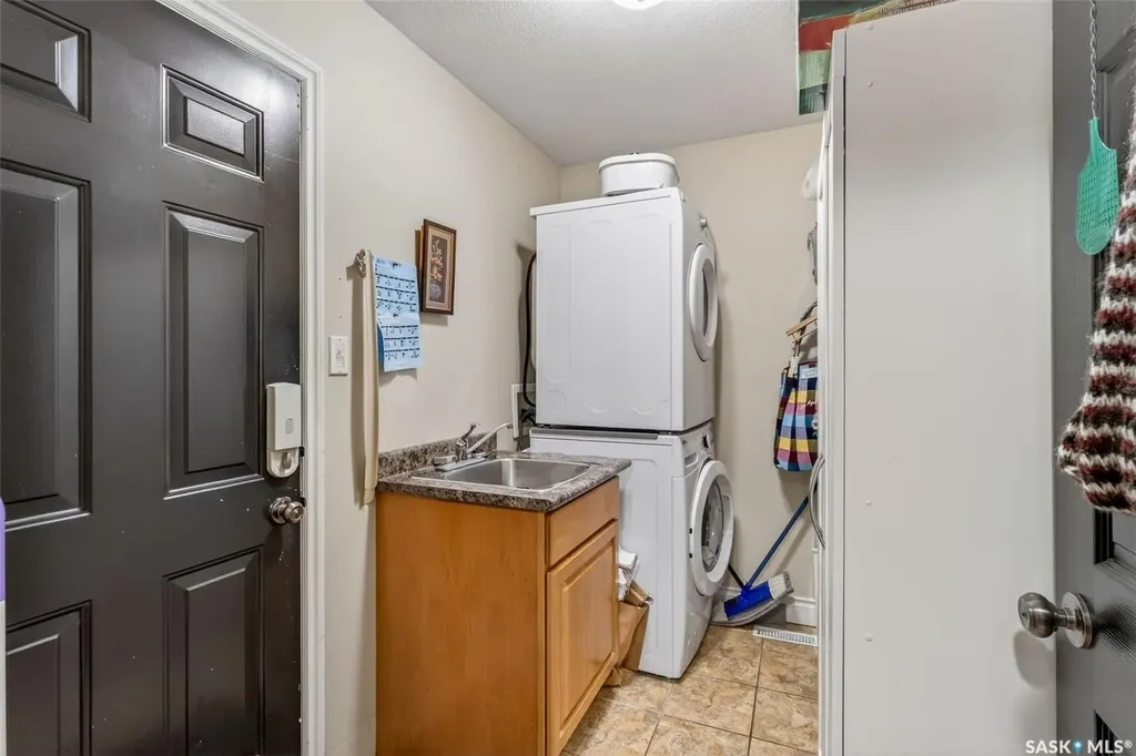 1 Telfer Bay Prince Albert SK S6X 1C4