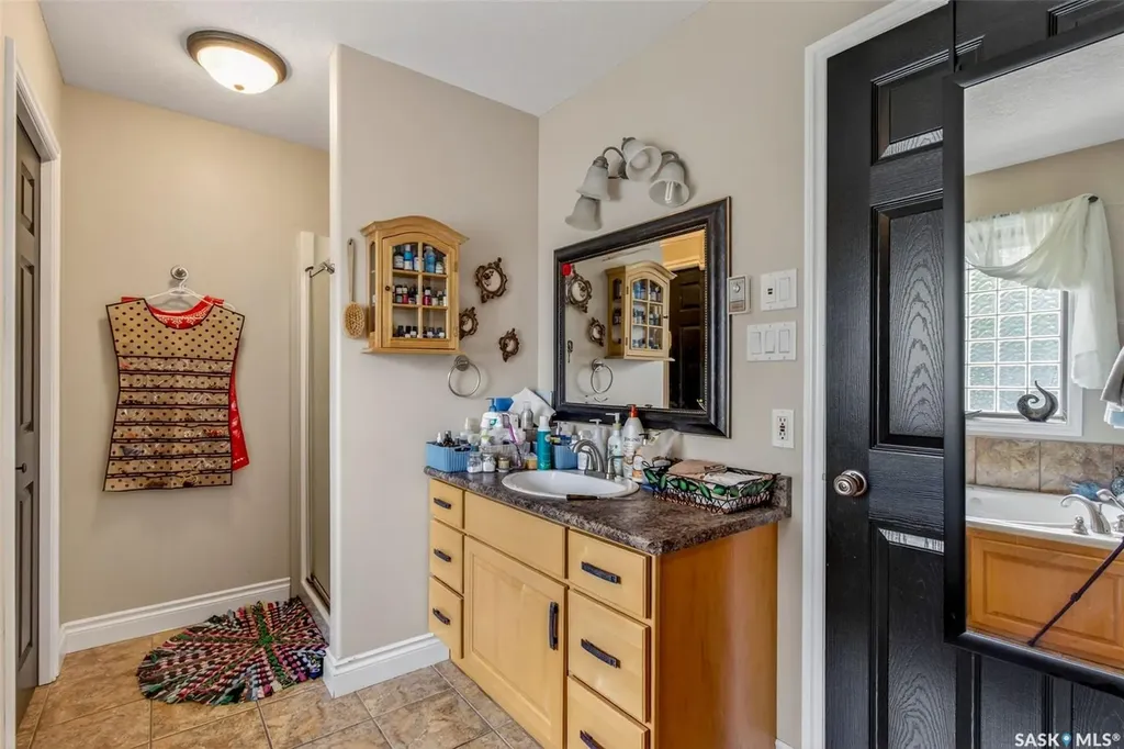 1 Telfer Bay Prince Albert SK S6X 1C4