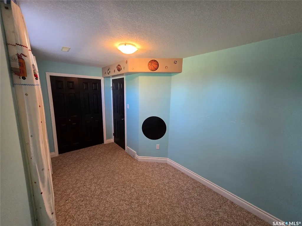 1 Telfer Bay Prince Albert SK S6X 1C4