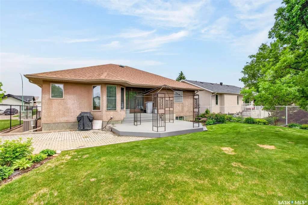 1 Telfer Bay Prince Albert SK S6X 1C4