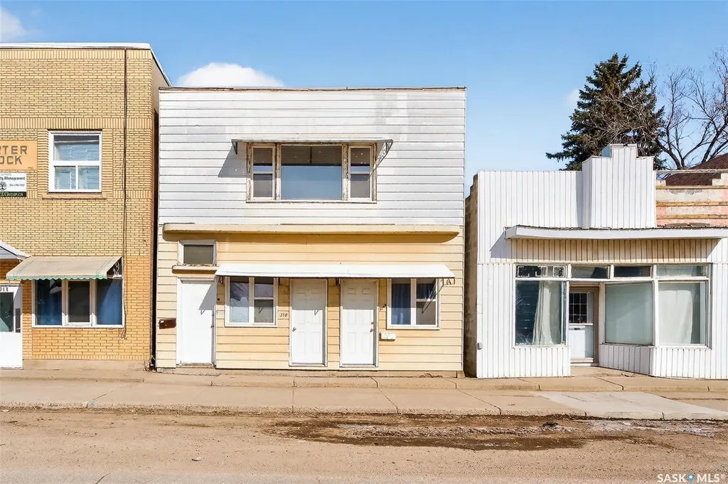 308-312 Fairford Street W Moose Jaw SK S6H 1V9