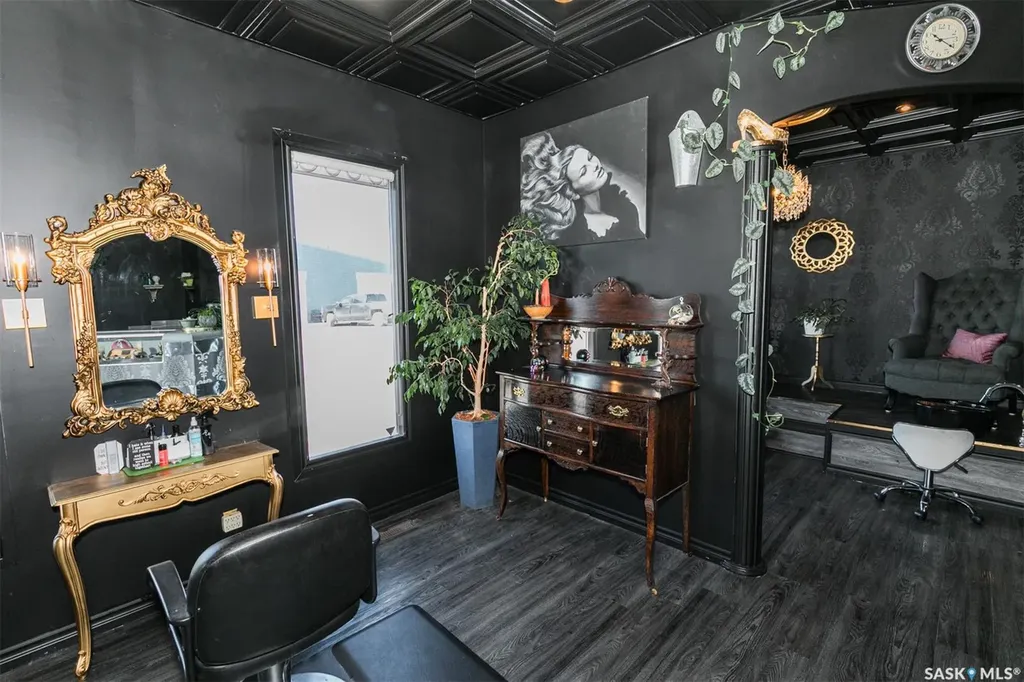 509 Grand Avenue Luseland SK S0L 2A0