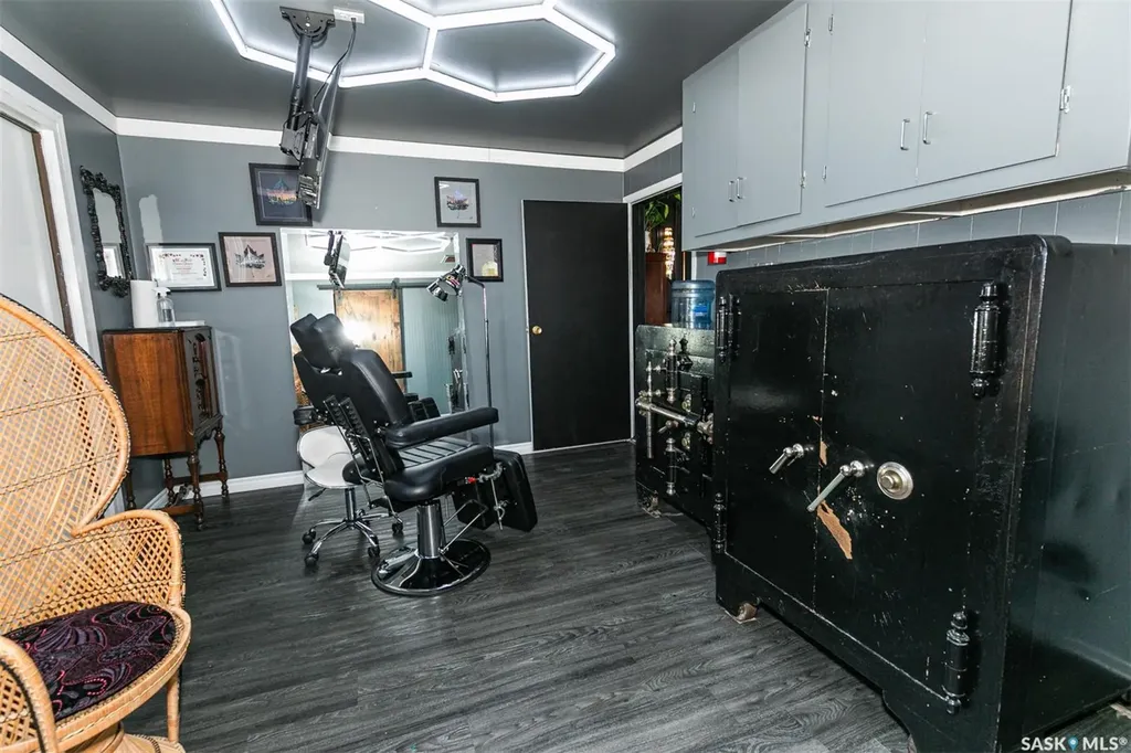 509 Grand Avenue Luseland SK S0L 2A0
