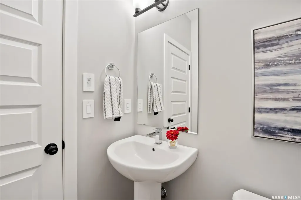 10 Vancouver Crescent Pilot Butte SK S0G 3Z0