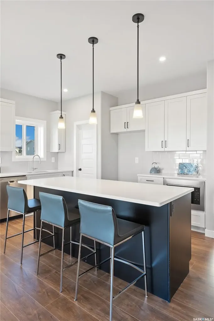 10 Vancouver Crescent Pilot Butte SK S0G 3Z0