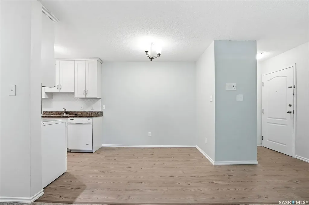 1121 Mckercher Drive Saskatoon SK S7H 5B8