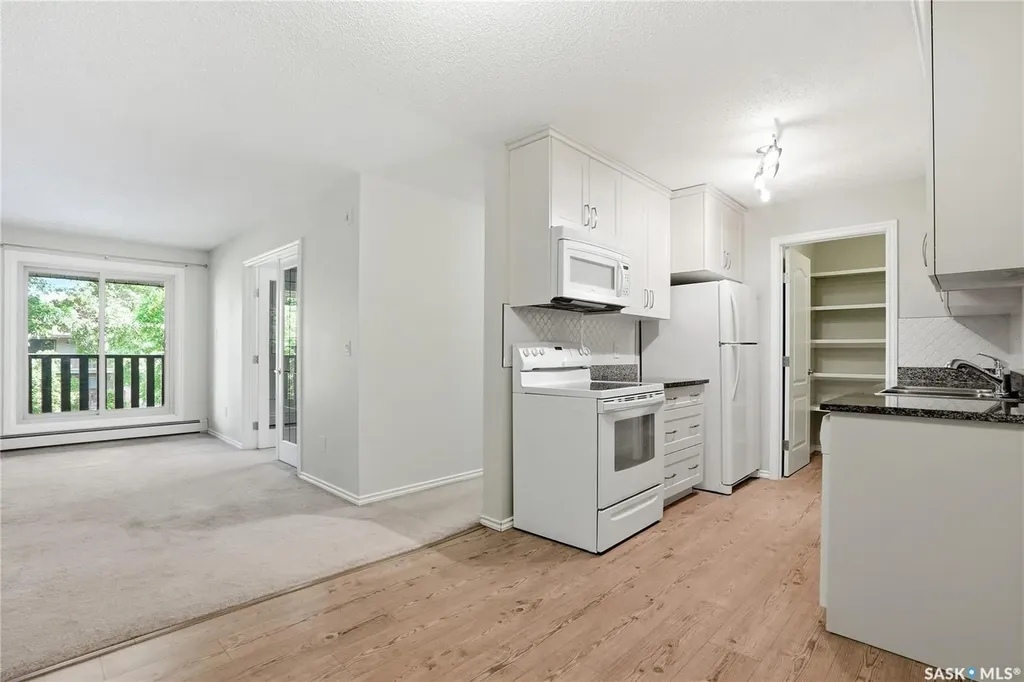 1121 Mckercher Drive Saskatoon SK S7H 5B8