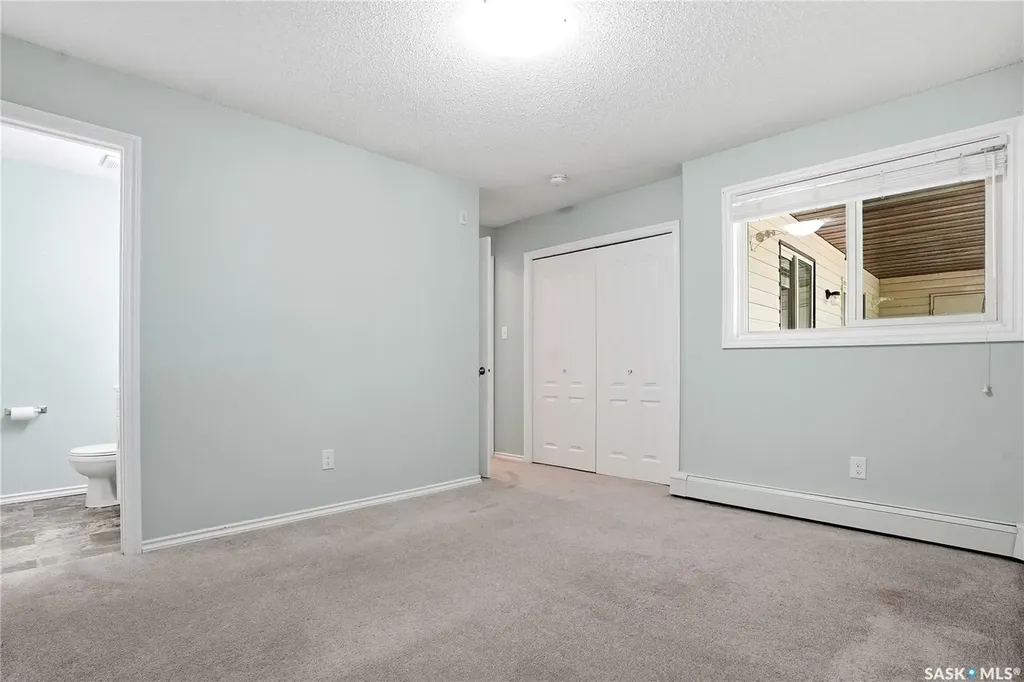 1121 Mckercher Drive Saskatoon SK S7H 5B8