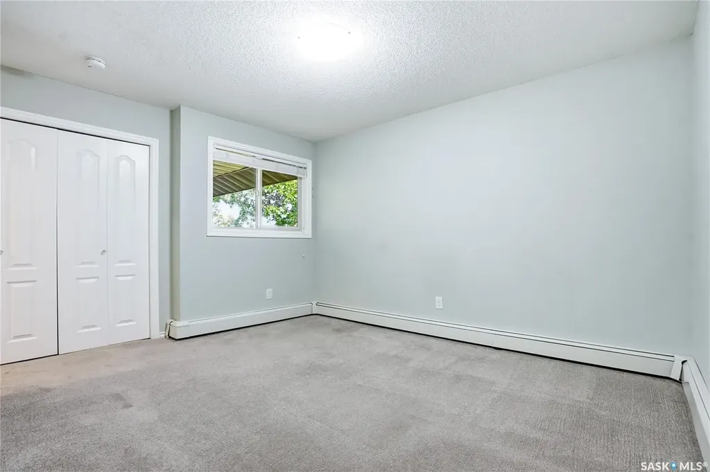 1121 Mckercher Drive Saskatoon SK S7H 5B8
