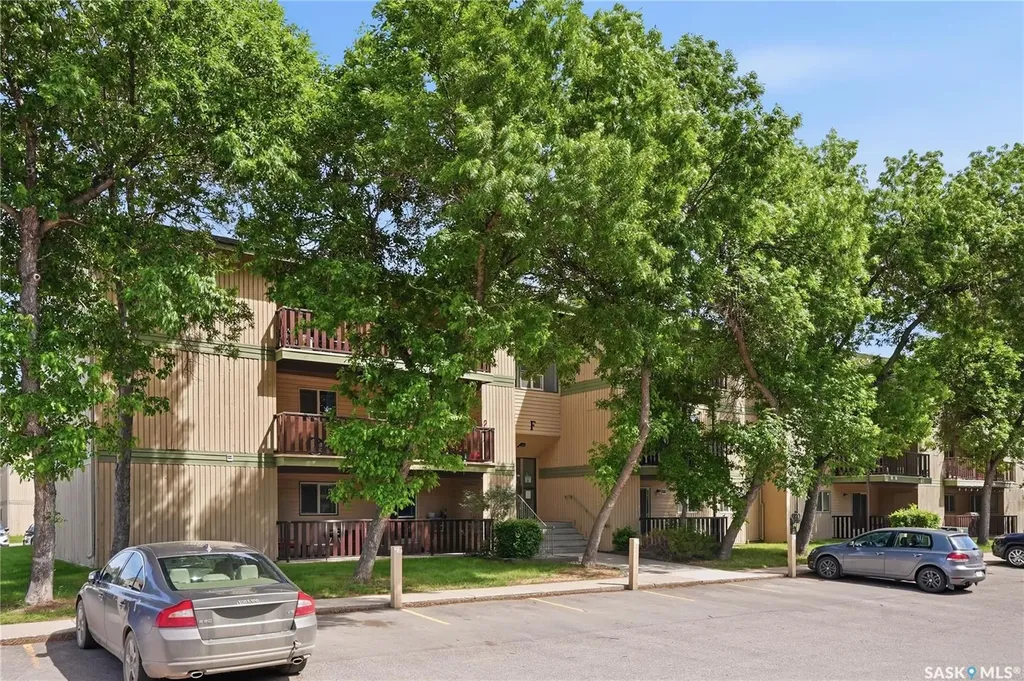 1121 Mckercher Drive Saskatoon SK S7H 5B8