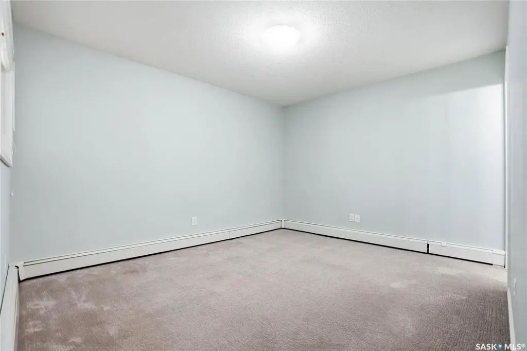 1121 Mckercher Drive Saskatoon SK S7H 5B8