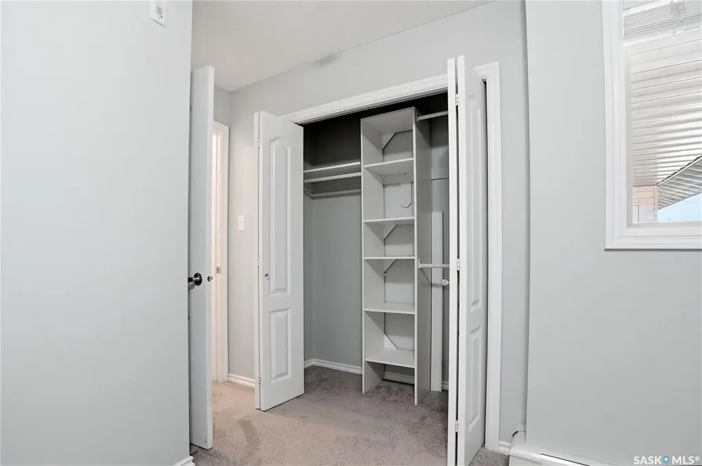 1121 Mckercher Drive Saskatoon SK S7H 5B8