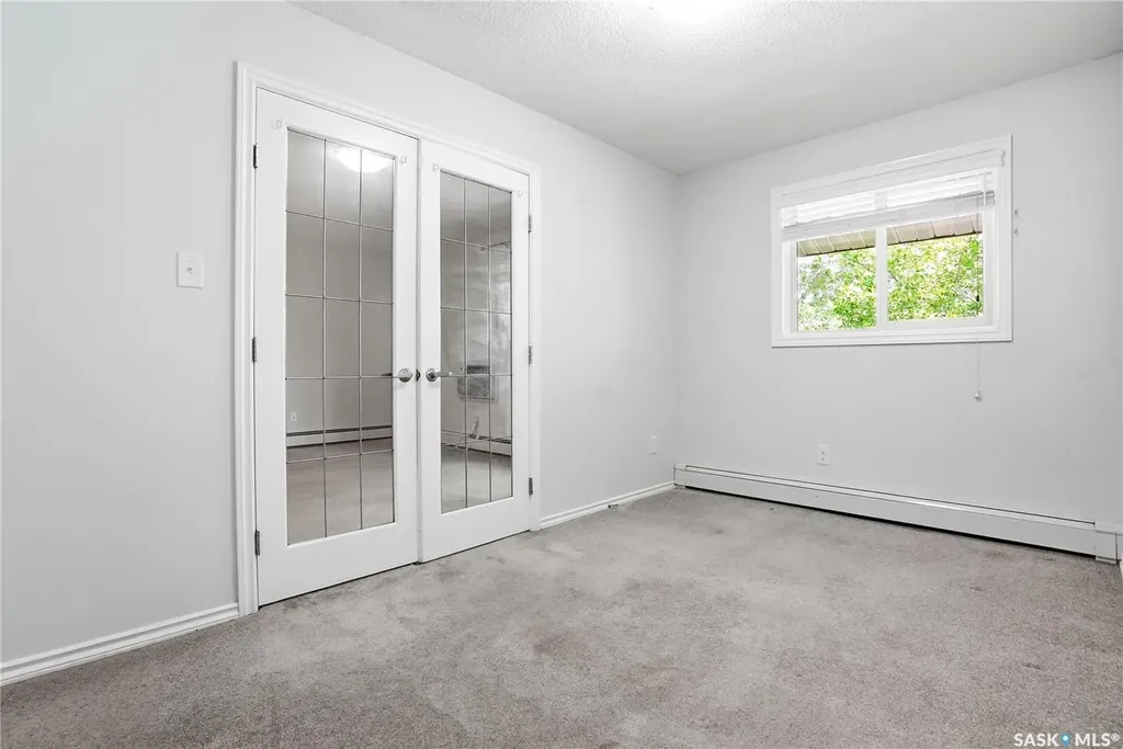 1121 Mckercher Drive Saskatoon SK S7H 5B8