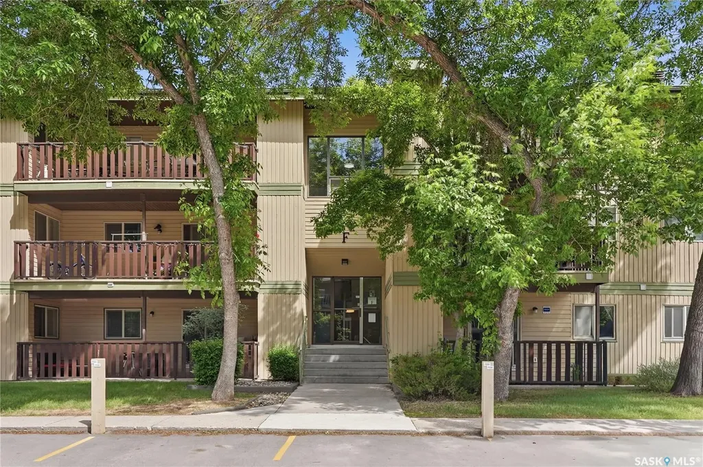 1121 Mckercher Drive Saskatoon SK S7H 5B8