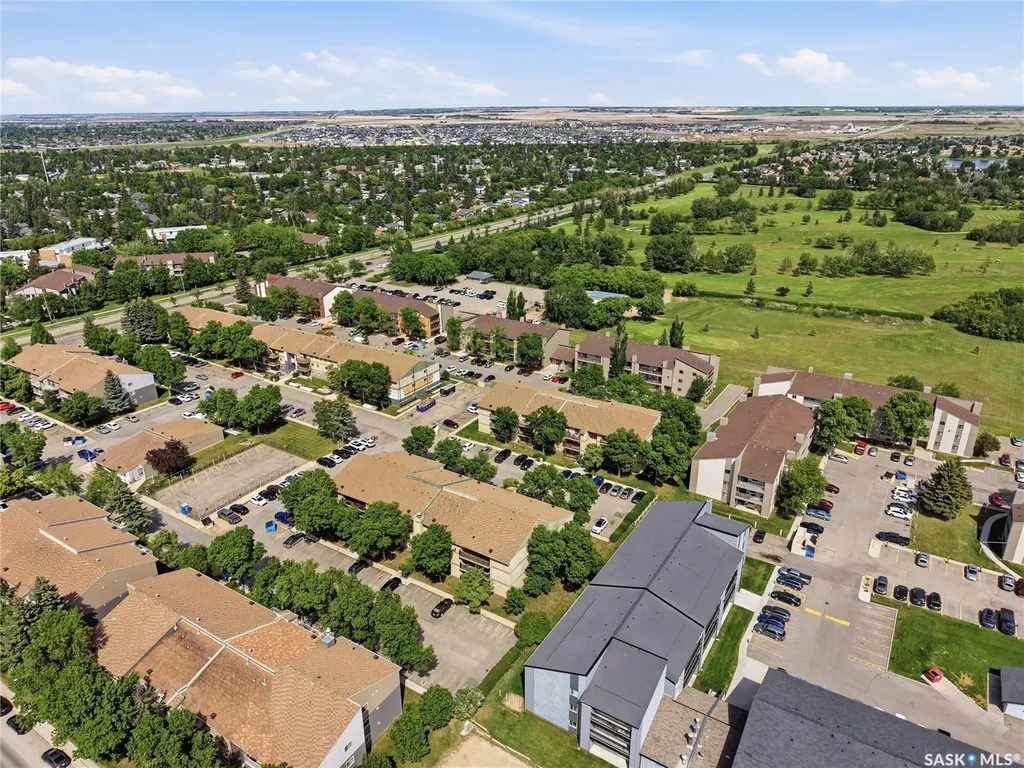 1121 Mckercher Drive Saskatoon SK S7H 5B8