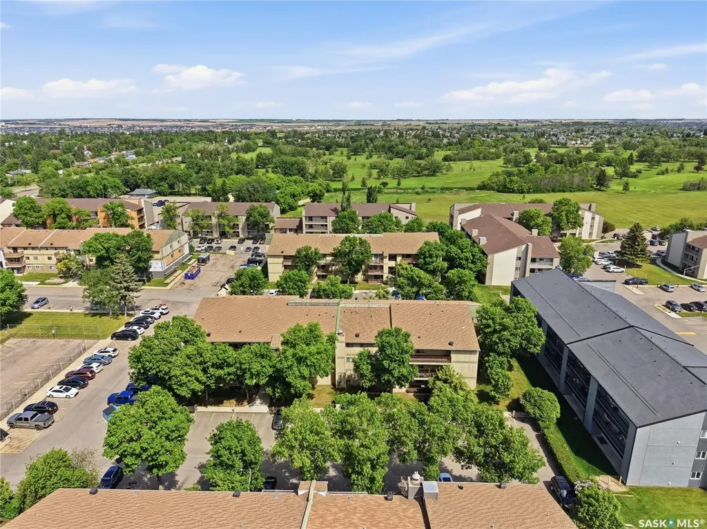 1121 Mckercher Drive Saskatoon SK S7H 5B8