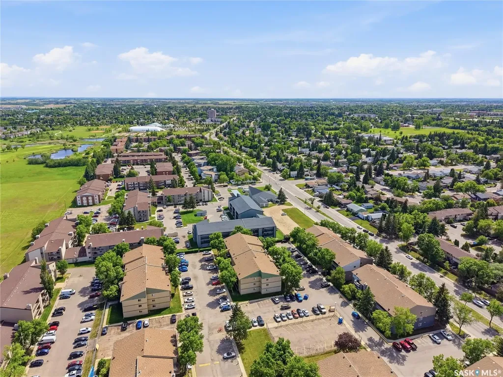 1121 Mckercher Drive Saskatoon SK S7H 5B8