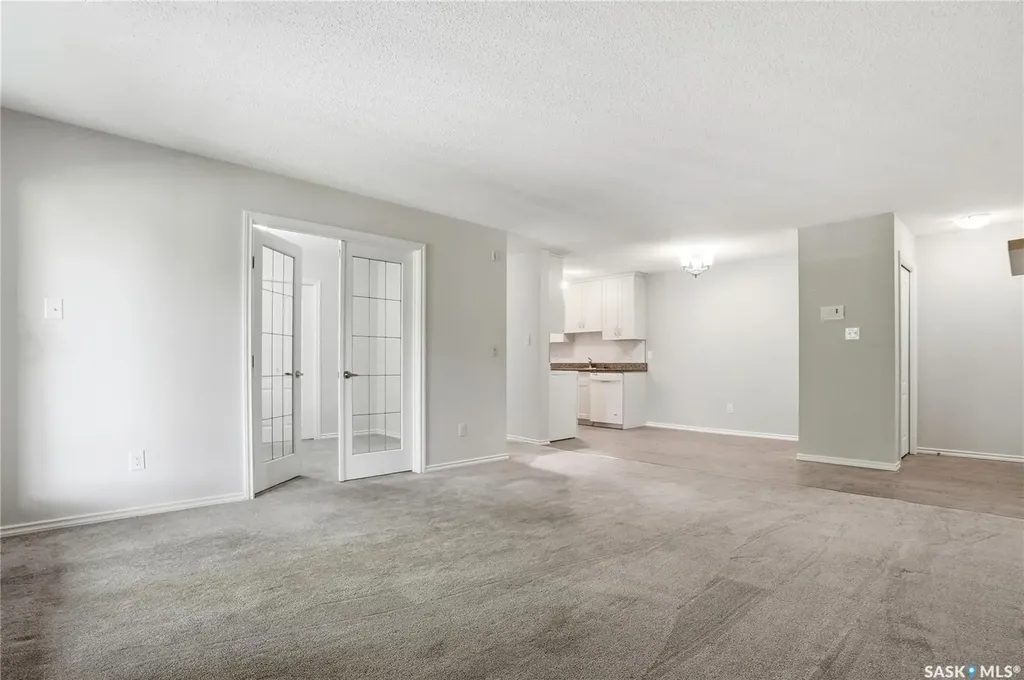 1121 Mckercher Drive Saskatoon SK S7H 5B8
