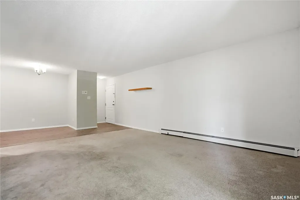 1121 Mckercher Drive Saskatoon SK S7H 5B8