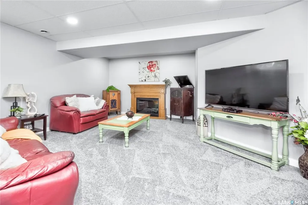 582 Mahon Drive Prince Albert SK S6V 7Z9