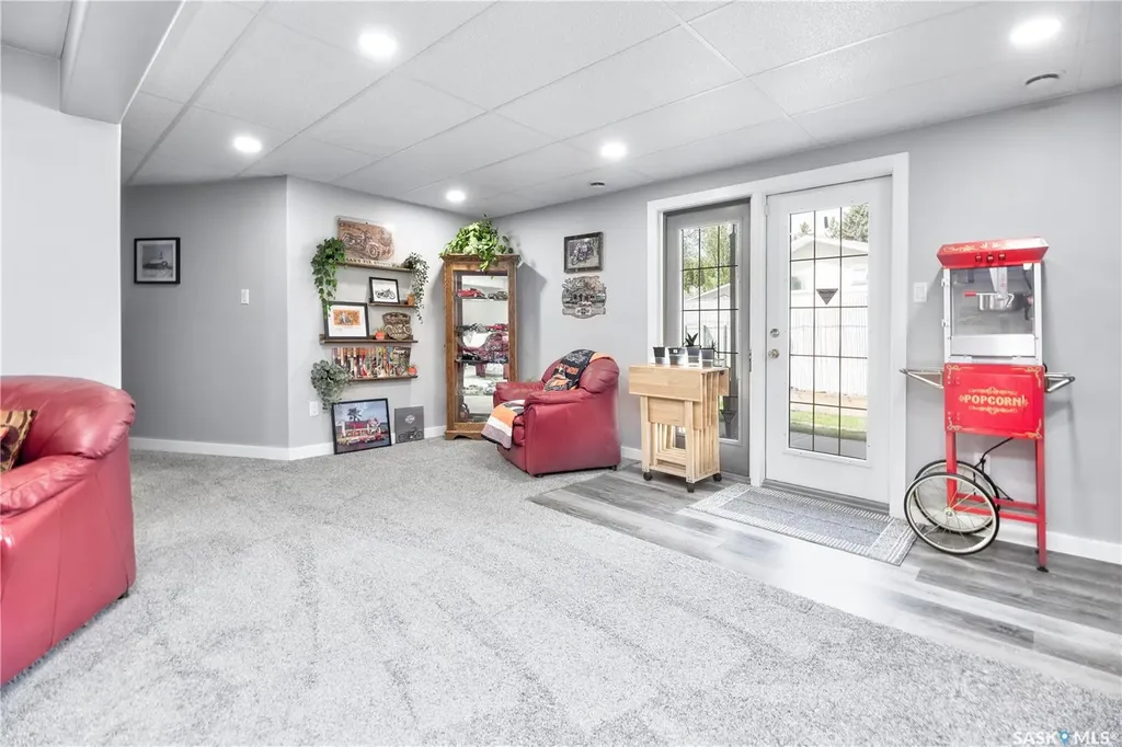 582 Mahon Drive Prince Albert SK S6V 7Z9
