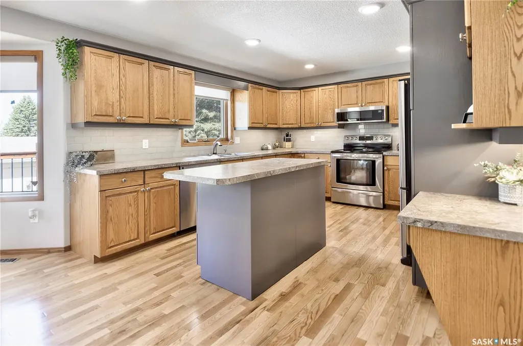 582 Mahon Drive Prince Albert SK S6V 7Z9