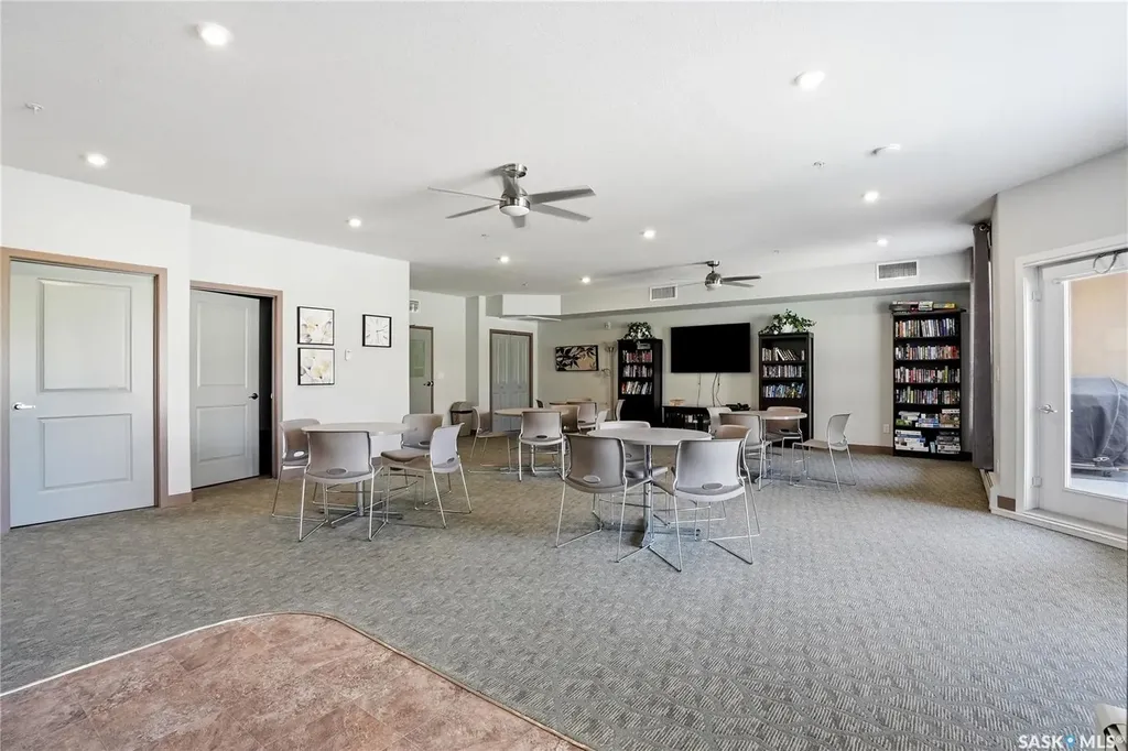 1025 Moss Avenue Saskatoon SK S7H 5A6